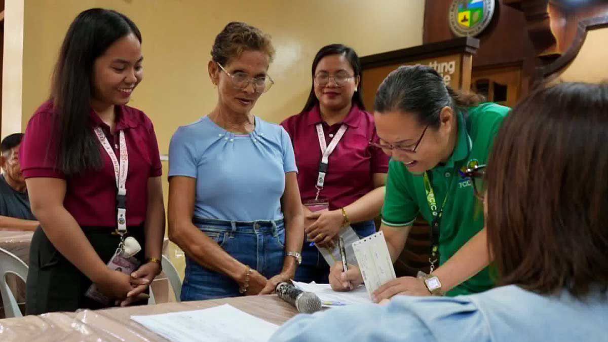 Typhoon-hit La Union farmers get insurance claims