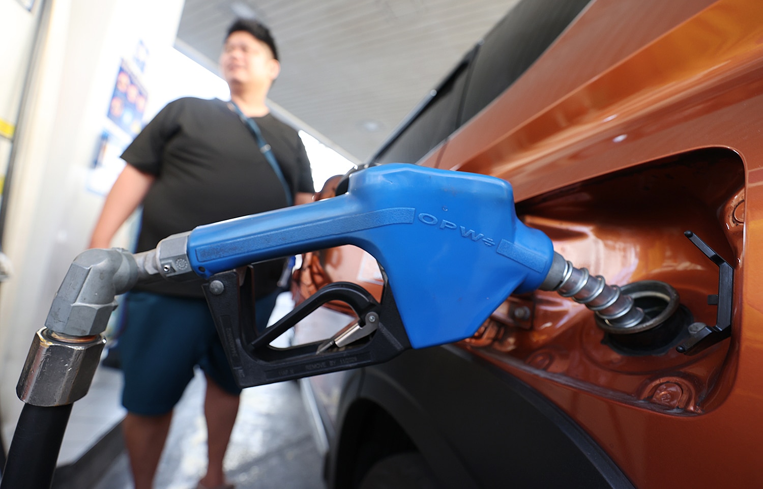 Palace: No fuel subsidy yet for private motorists amid price hike