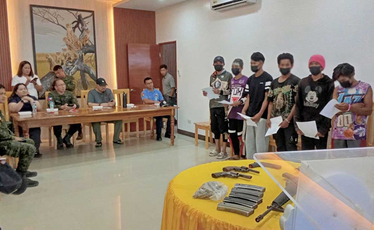 Top NPA leader, 15 others yield in Sultan Kudarat
