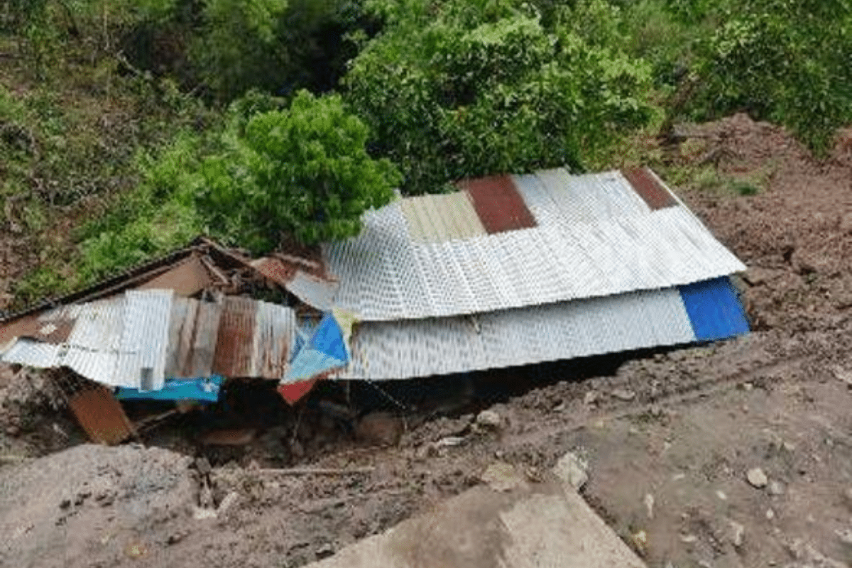 House collapses in Zamboanga del Sur due to soil erosion 
