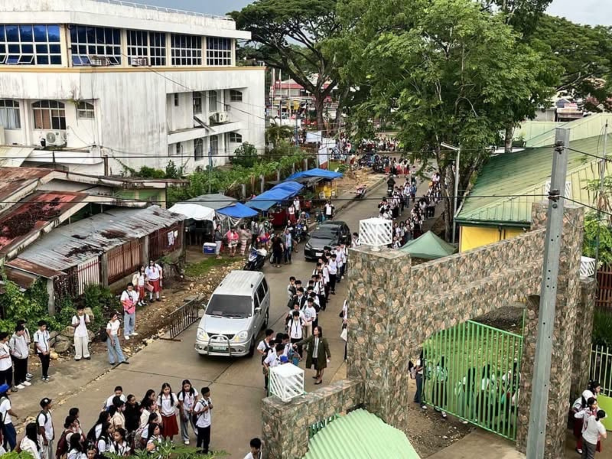 Iloilo City schools tighten security after Tacloban shooting