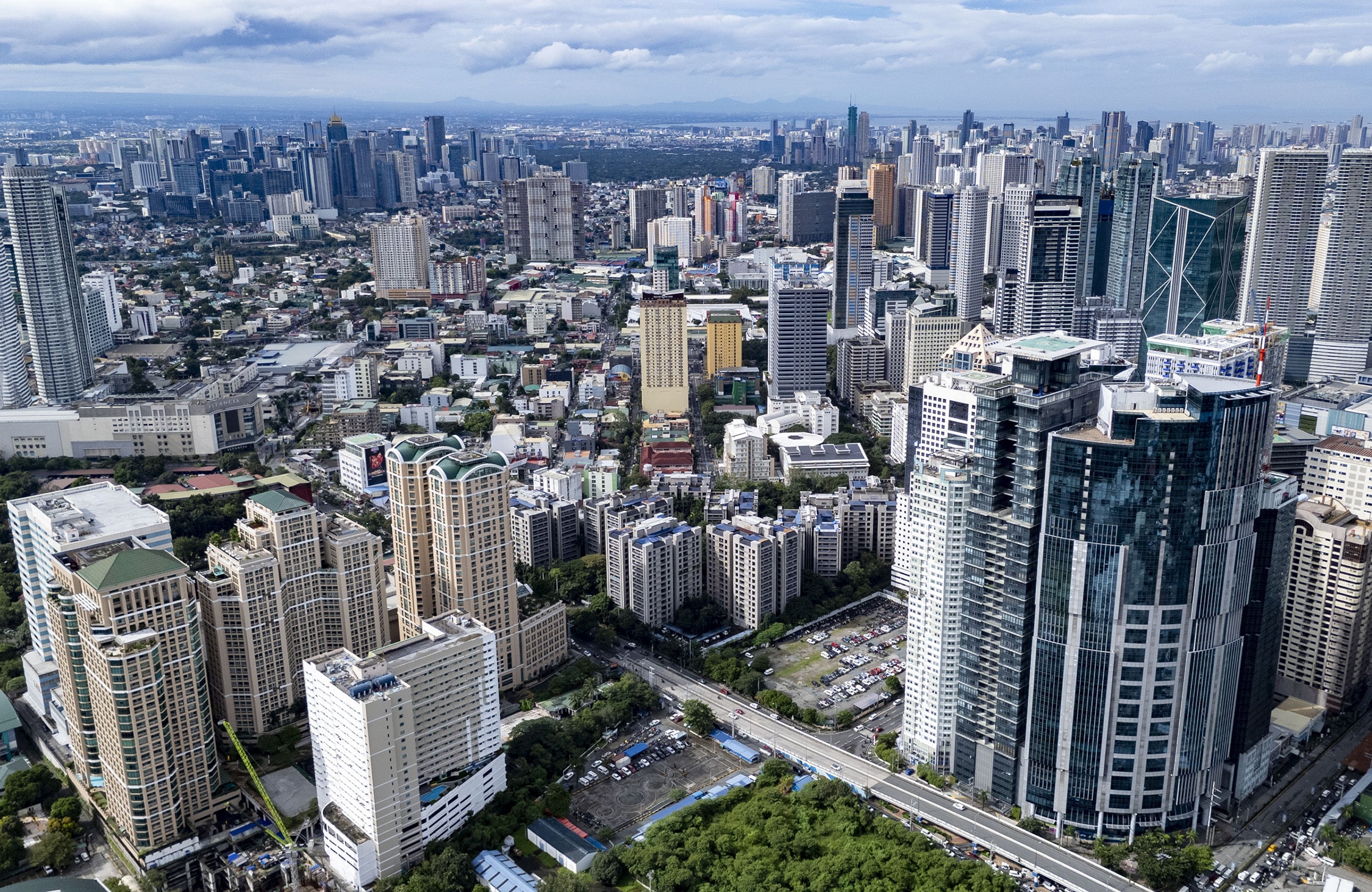 Amid MidEast fallout, Philippine economy likely grew by just 3.1% in Q1, says UA&P