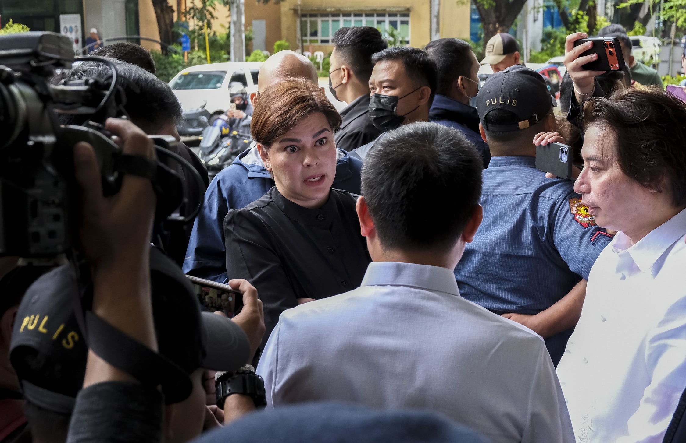 VP: Ex-AFP chief assured my family protection