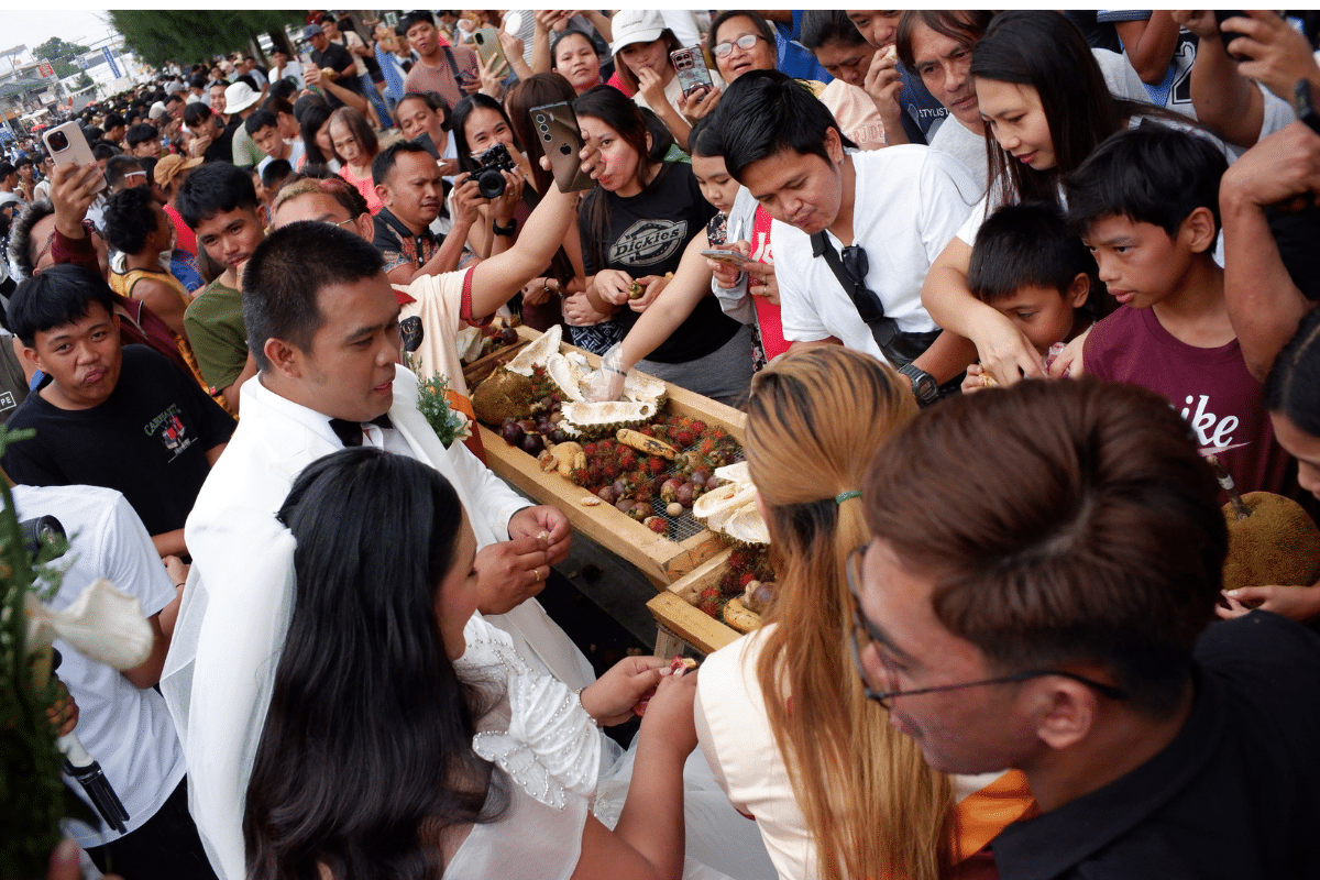 50,000 flock to Kidapawan festival for free eat-all-you-can fruits