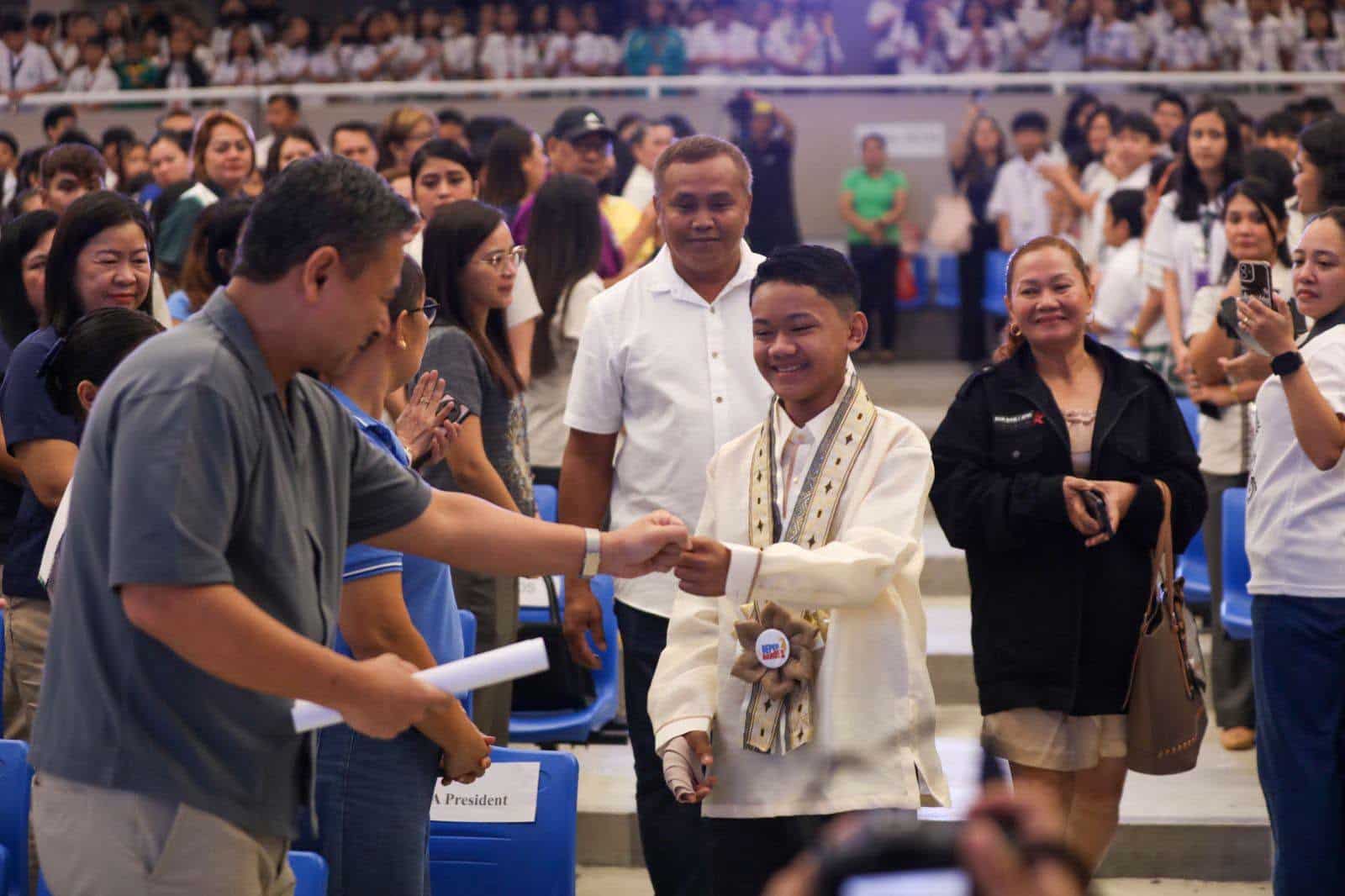 DepEd honors student who fought off Banga shooter