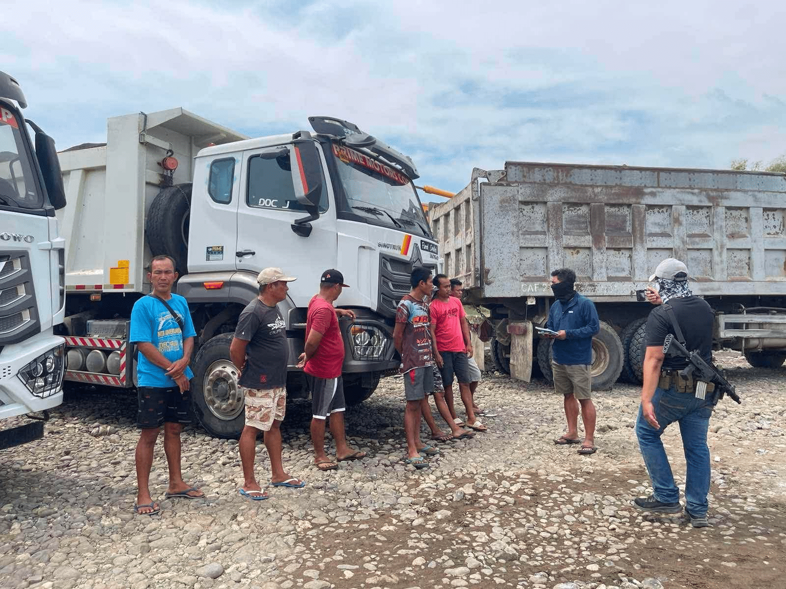 Cops seize heavy equipment, arrest 7 in Negros quarry raid