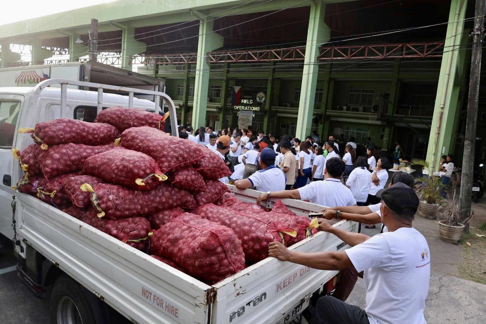 DA sells Mindoro onions at P50/kg in Bicol amid fuel price hike
