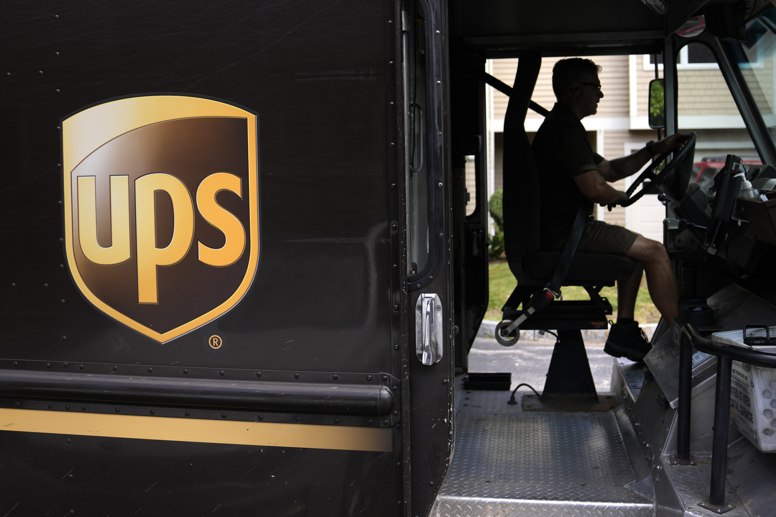 UPS launches $80-m hub at Clark International Airport