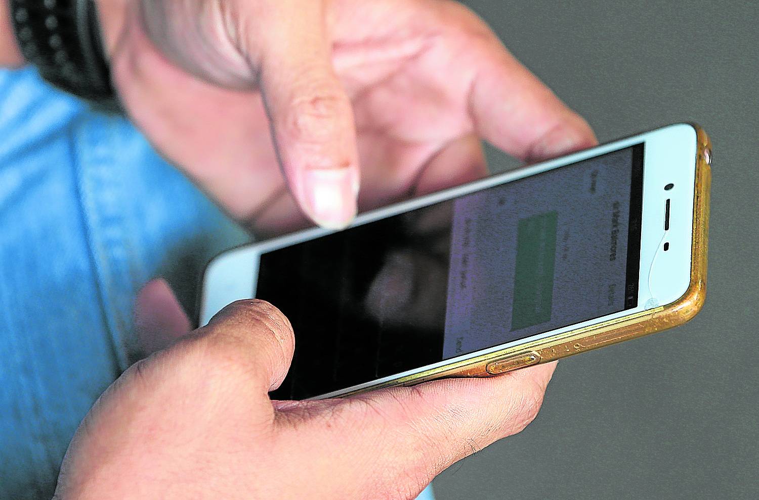DepEd reminds schools to impose gadget use ban during class hours