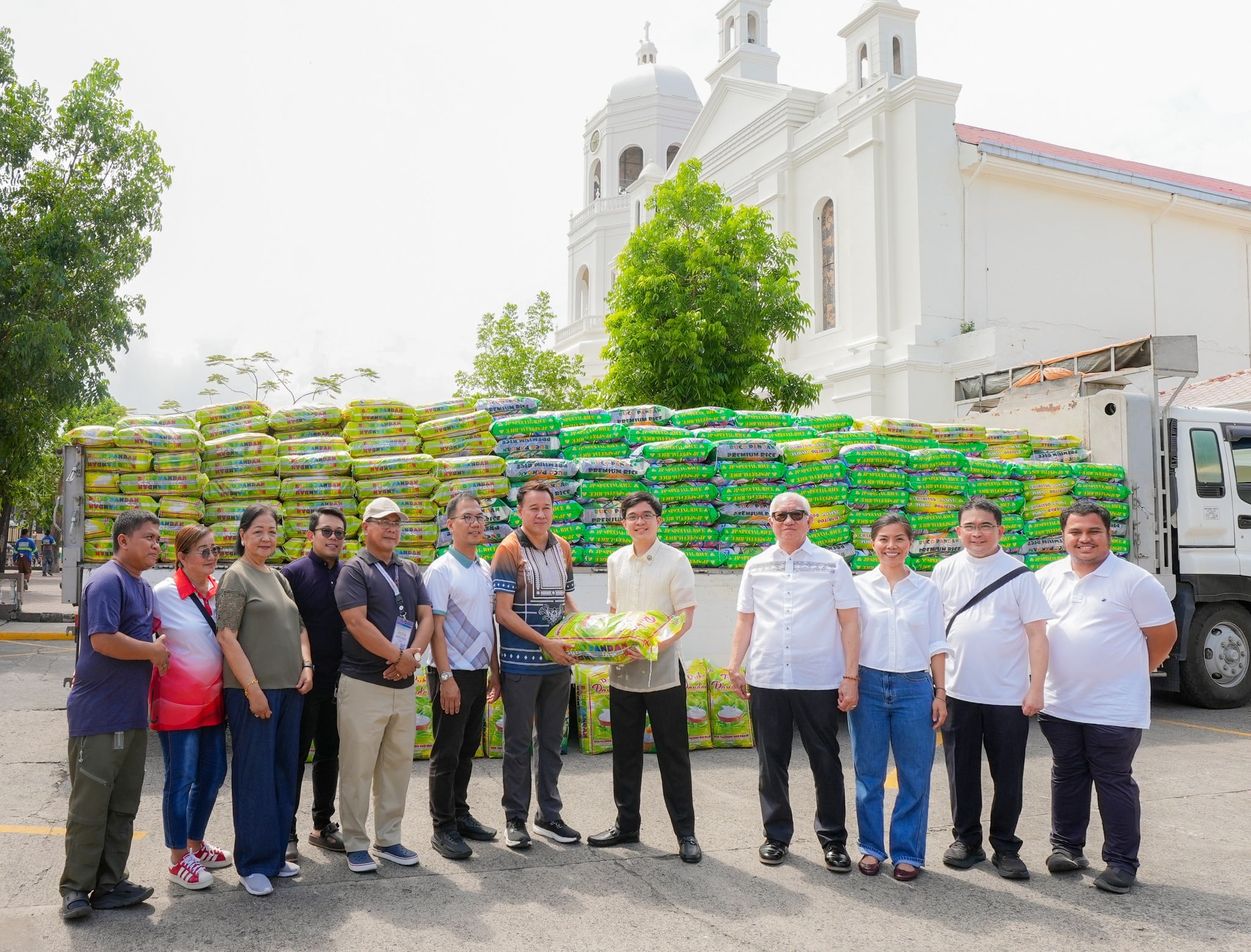 Leviste vows 1 million sacks of rice to Batangas families