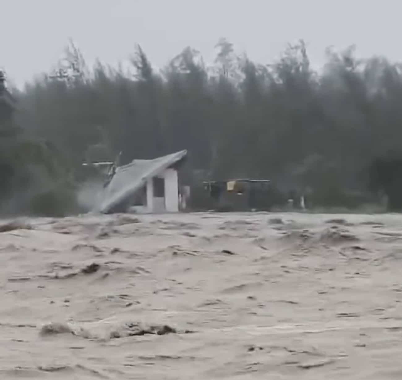 House collapses as dike damage worsens amid Zambales floods