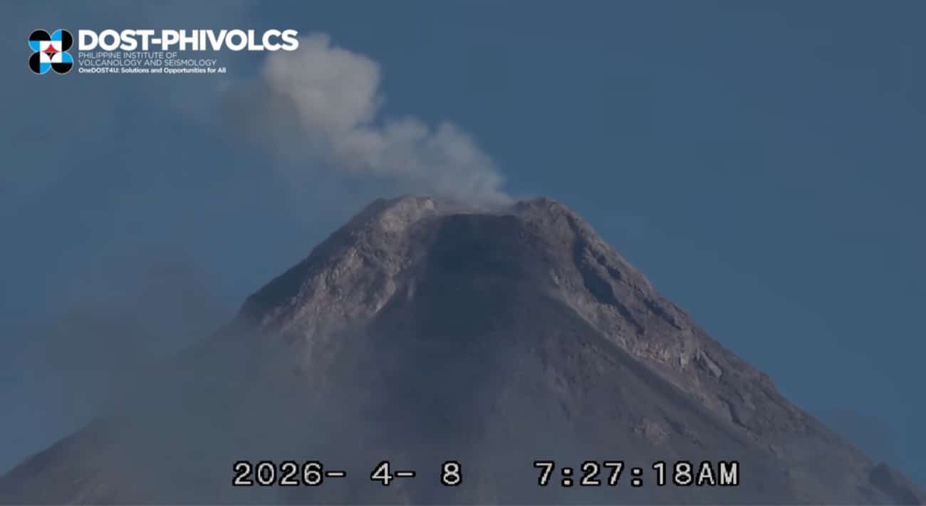 LOOK: Mayon Volcano lava fountaining, effusion seen again on Wednesday