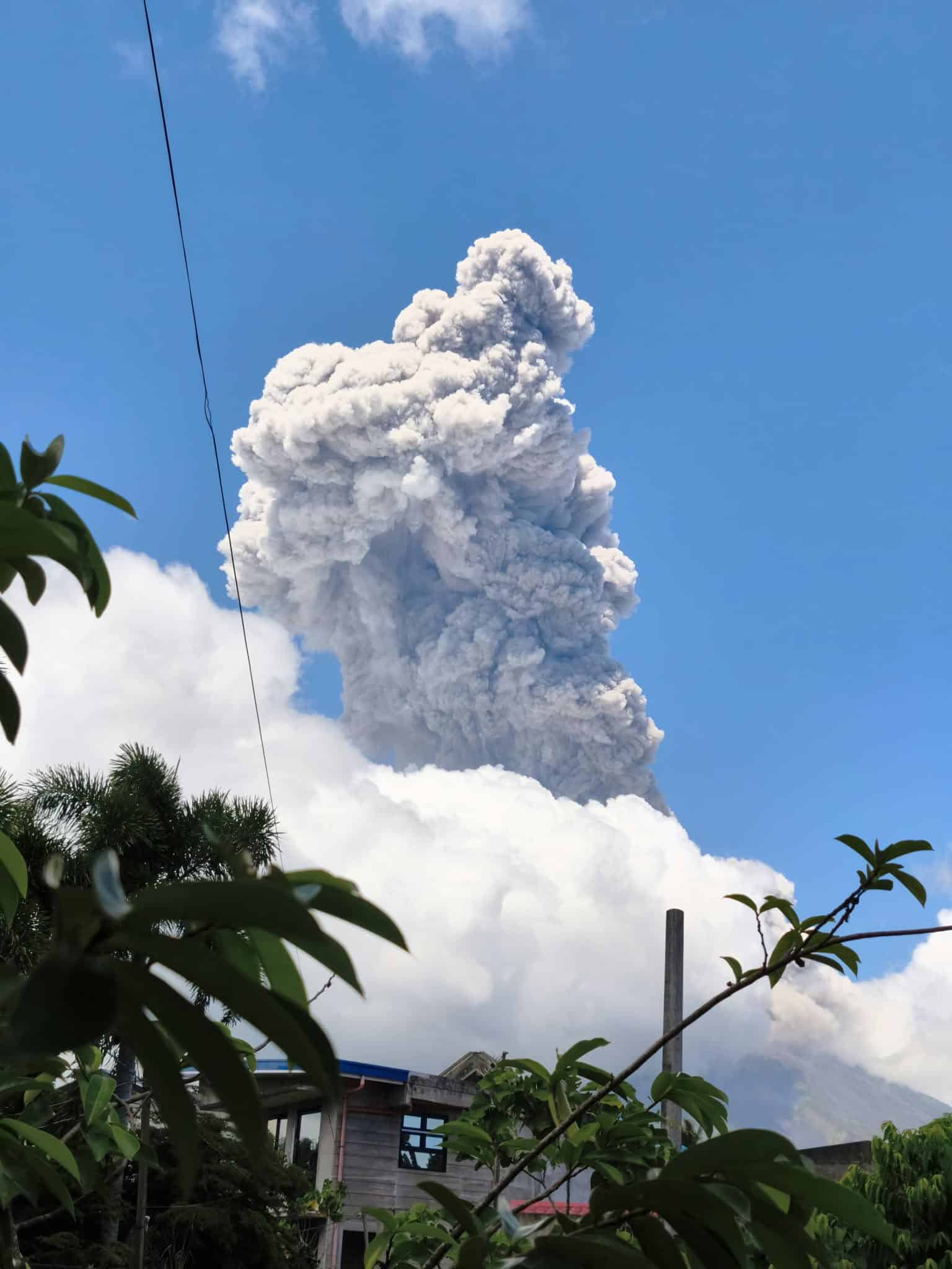 Mayon ashfall descends over communities in Albay
