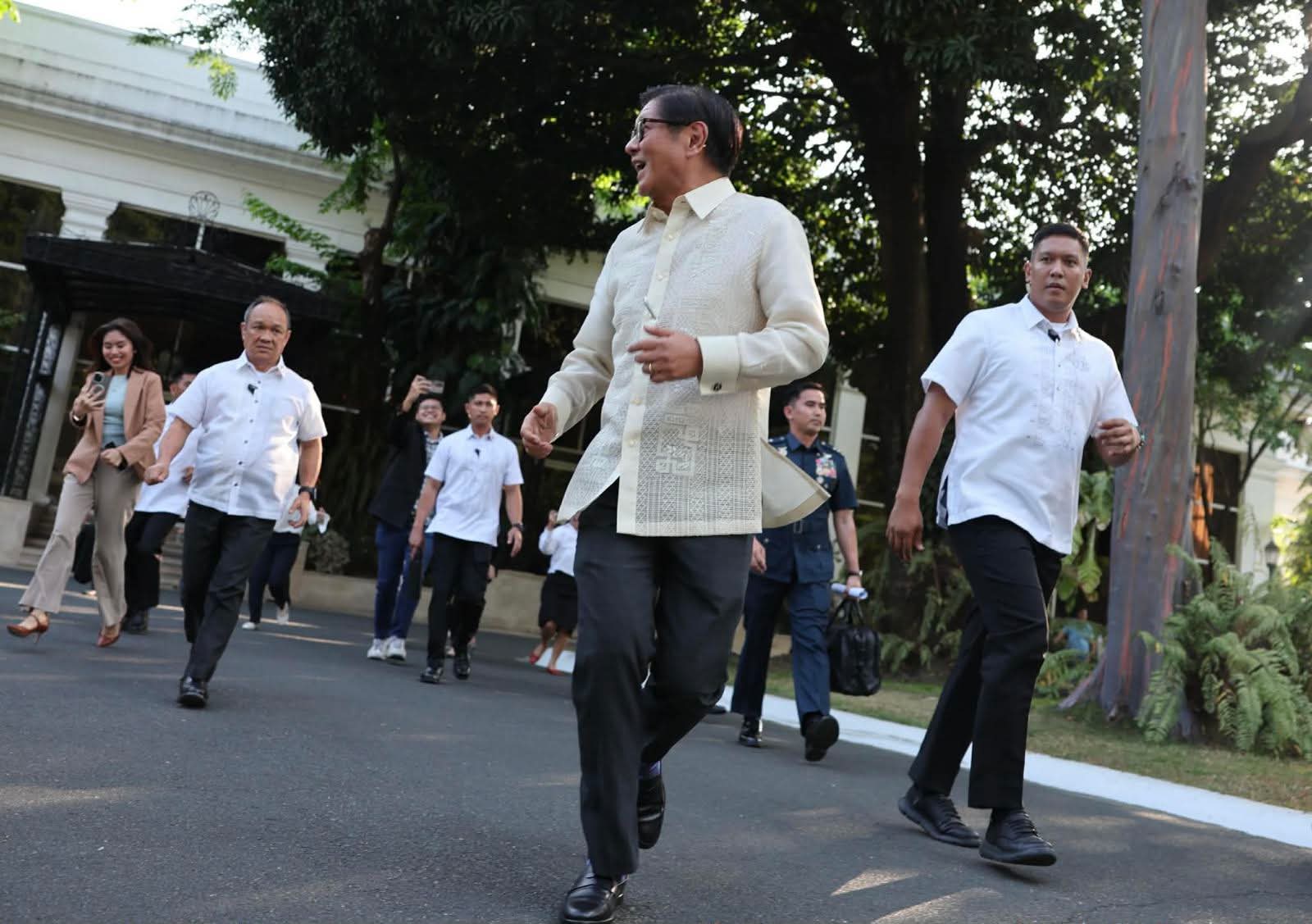 Marcos does jumping jacks, jogs in Malacañang to quash health rumors