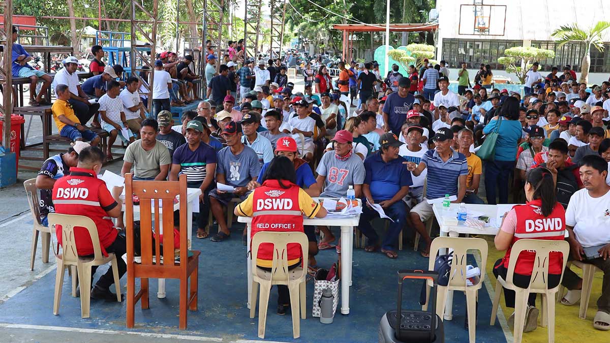 500 fishers in Ilocos Sur receive P10,000 livelihood aid