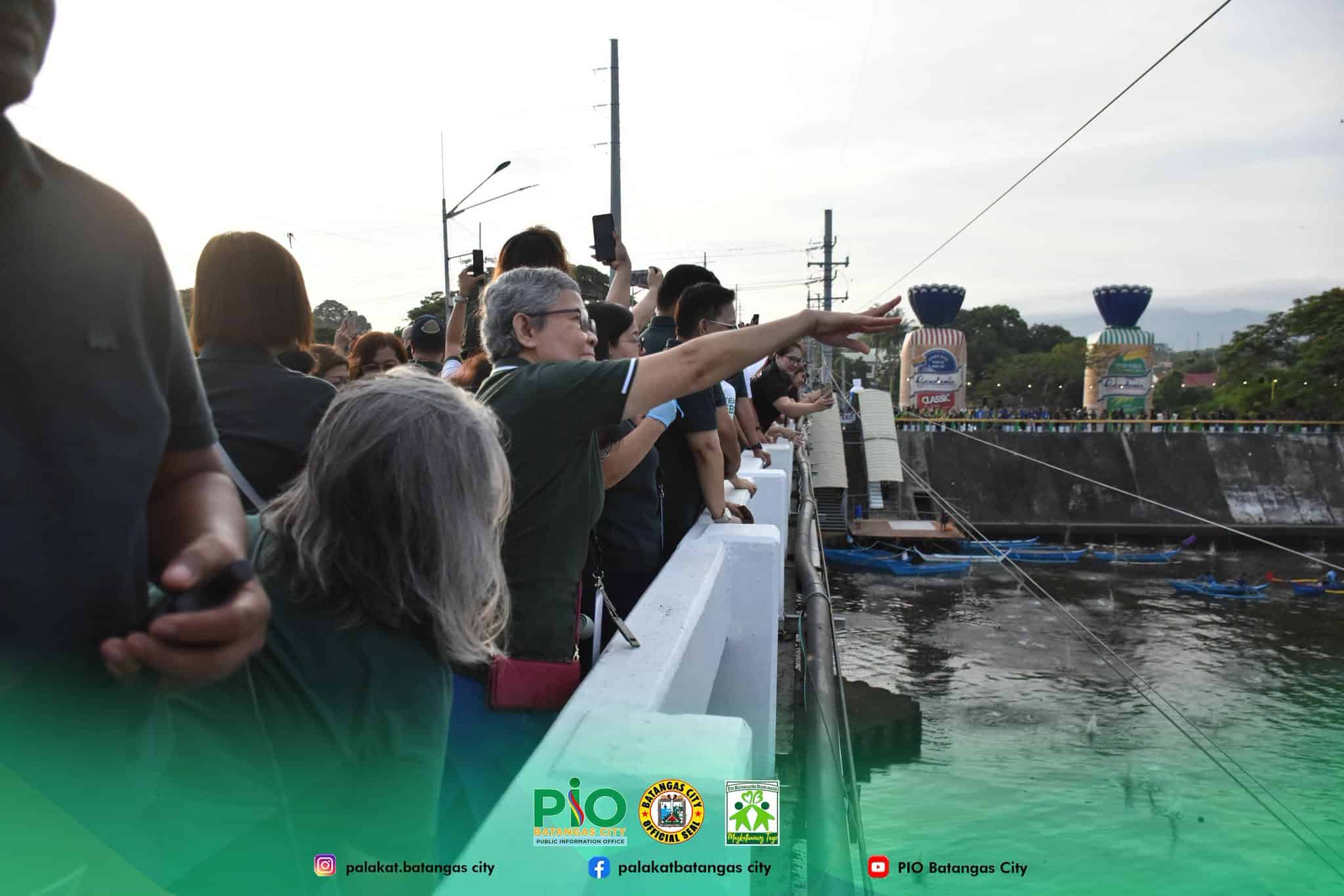 Batangas City holds ‘bokashi ball’ throwing for river restoration