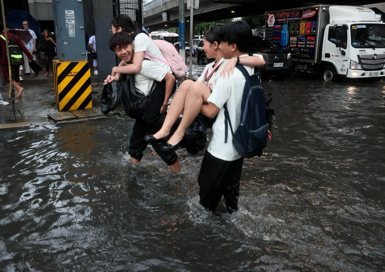 Manila health centers open half-day Tuesday for leptospirosis medicines