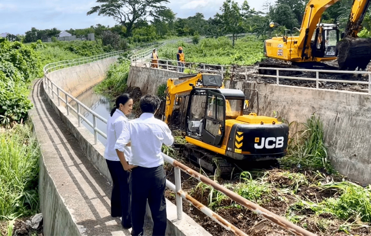 Dizon, Robredo inspect pilot Oplan Kontra Baha site in Naga