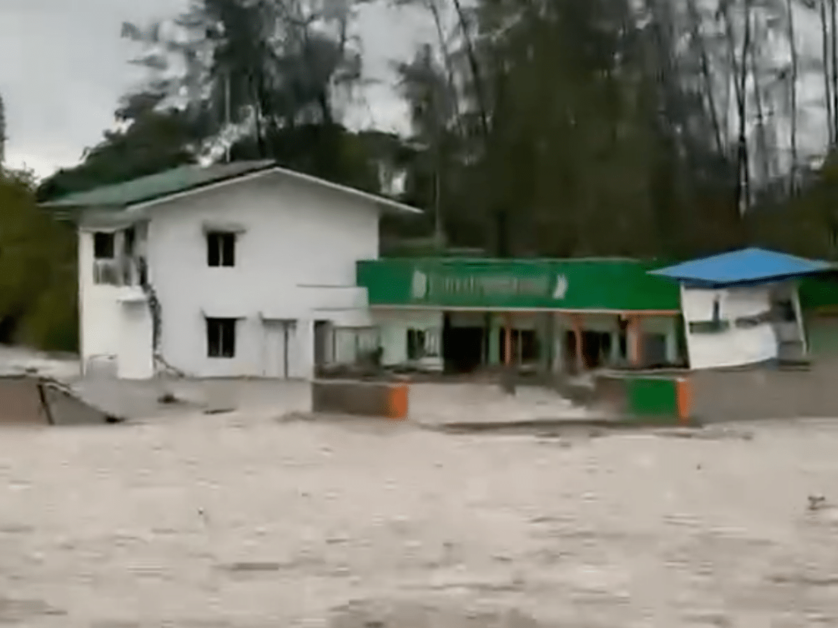 Zambales river overflows anew, flooding gov’t buildings