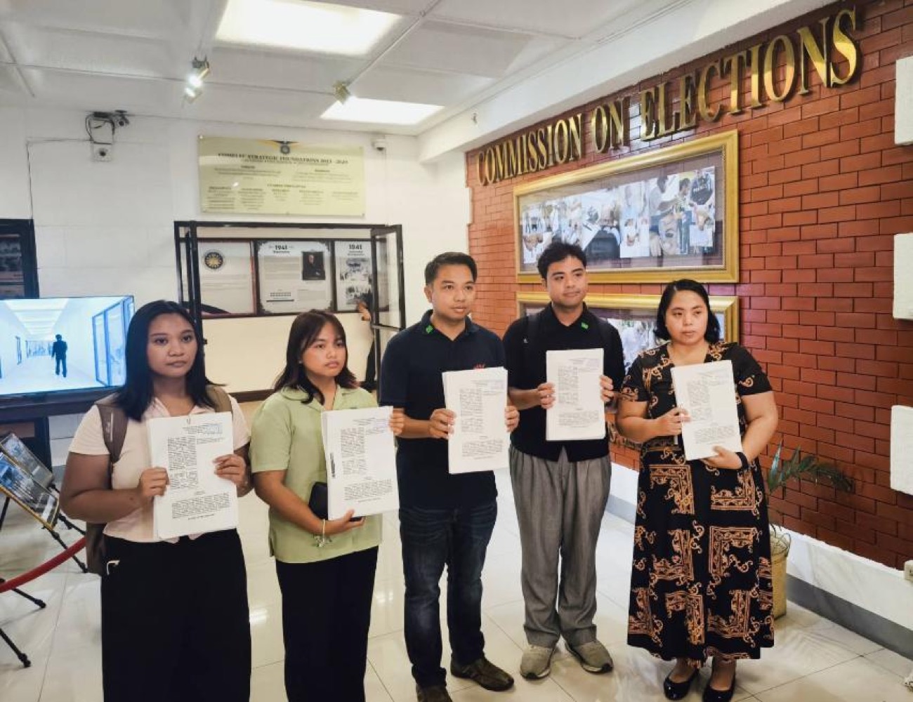 Marcos, Duterte face complaint over election donation ban violation