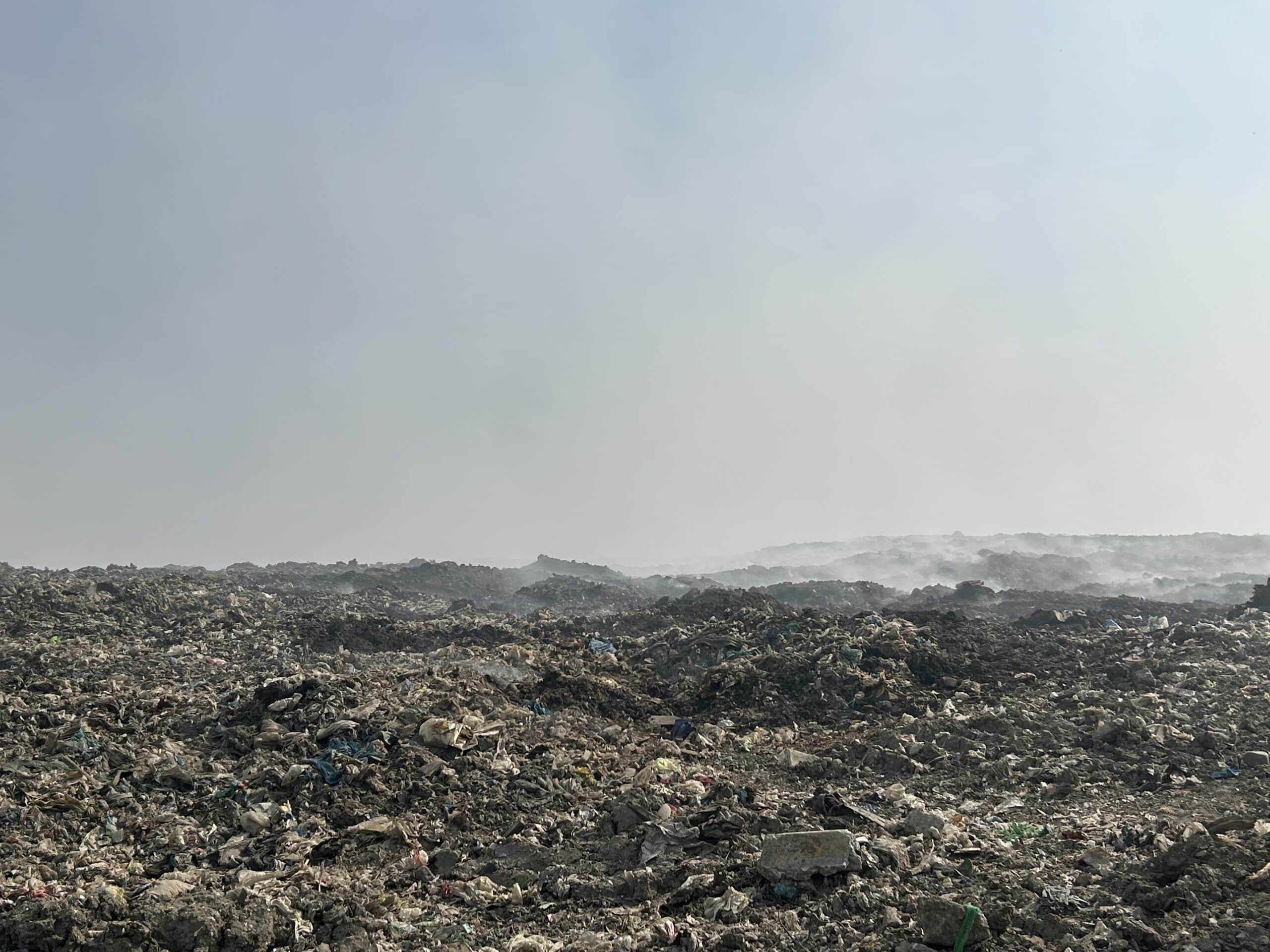 Dizon seeks private aid to help extinguish Navotas landfill fire