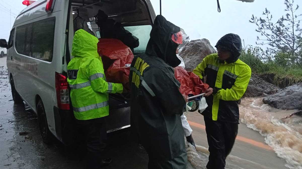 1 rescued after landslide hits Atok, Benguet