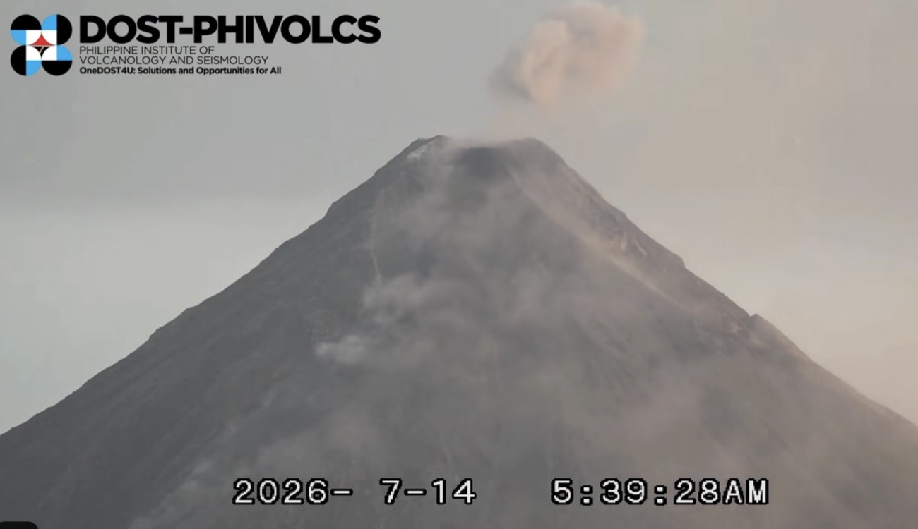 Phivolcs releases new footage of Mayon’s effusive eruption