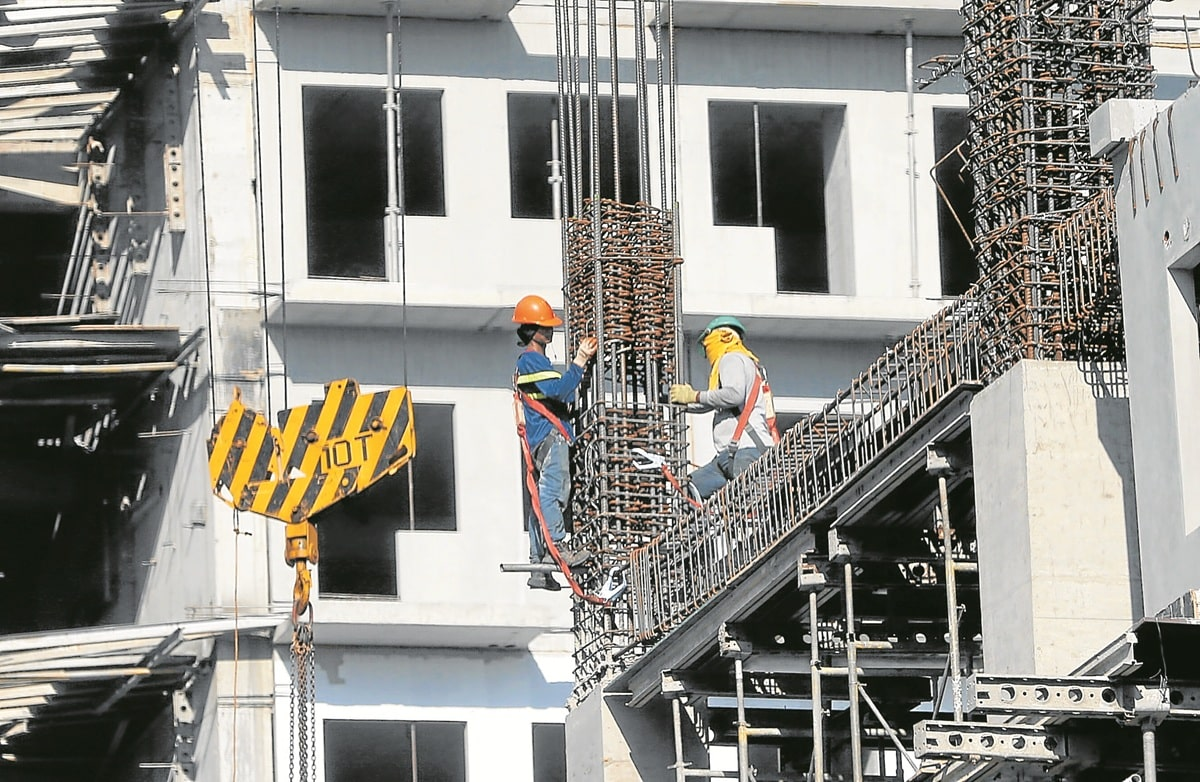 Dole approves ‘historic’ P85 wage hike for NCR workers
