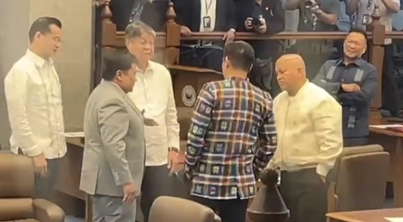 Pangilinan stands firm, rejects Padilla call for apology over clash