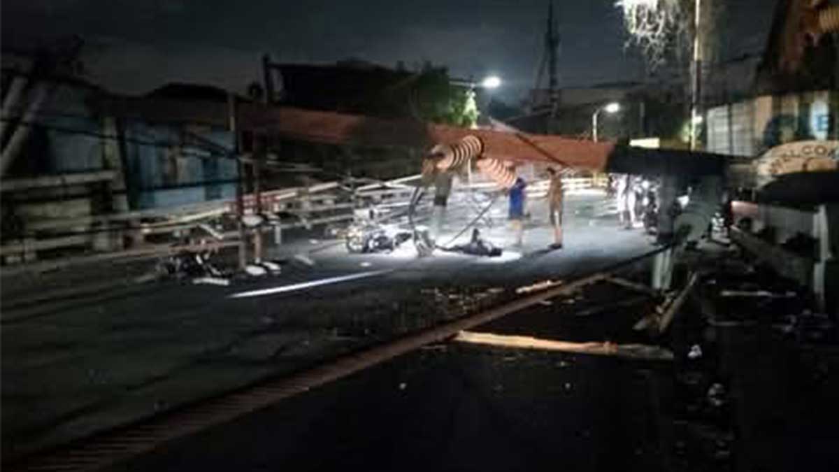 Marala Bridge in Navotas temporarily closed after electric post falls