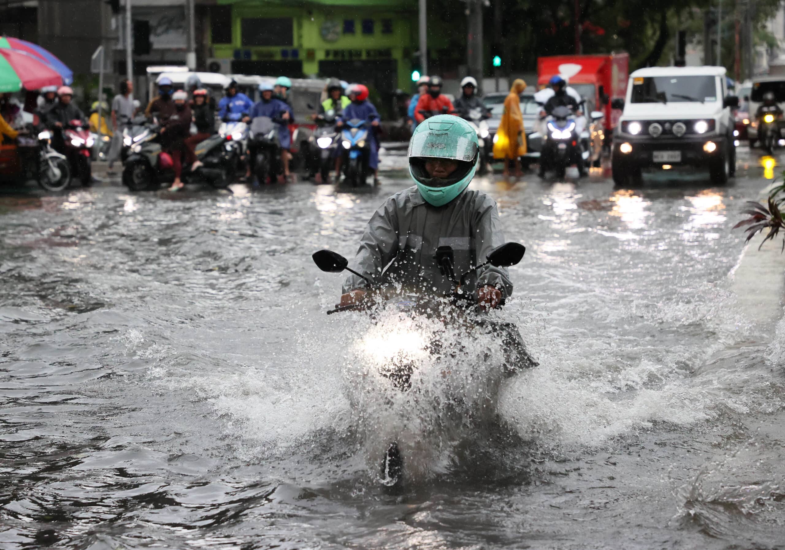 Palace orders alternative work setup in 18 areas amid habagat rains