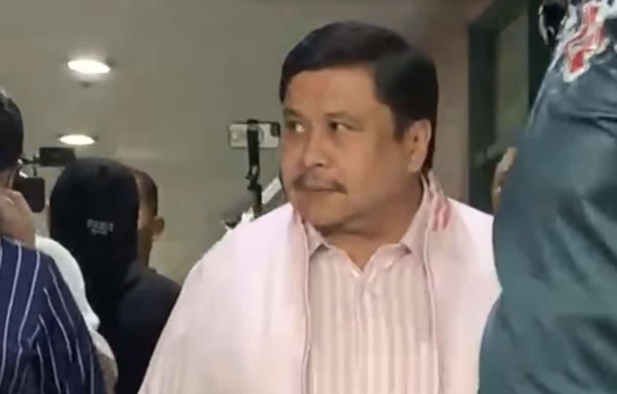WATCH: Jinggoy Estrada posts P90,000 bail for graft case