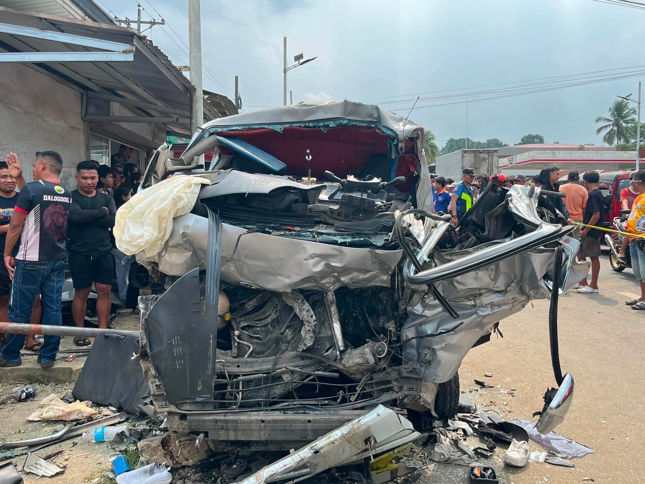 Speeding van with lost brakes blamed for deaths of 6 in Zamboanga