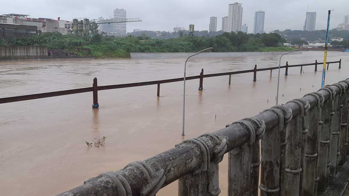 Marikina River under 1st alarm; water level at 15 meters