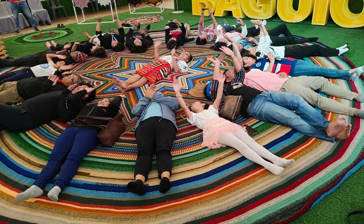 Giant mandala artist in Baguio wins Guinness record
