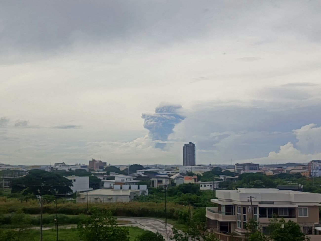 Kanlaon Volcano sees ‘moderately explosive eruption’ – Phivolcs