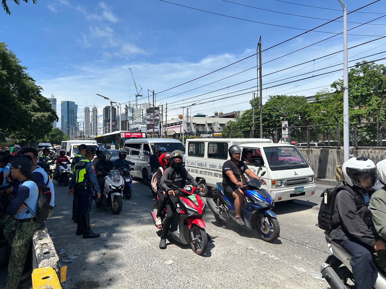 3 Edsa northbound lanes reopen after INC bus pulled back
