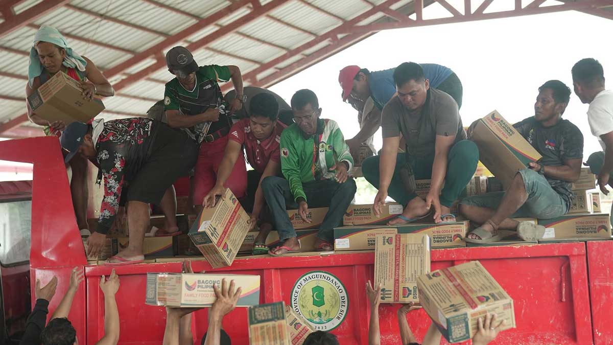 Flood-hit Mindanao towns appeal for aid as death toll climbs to 21