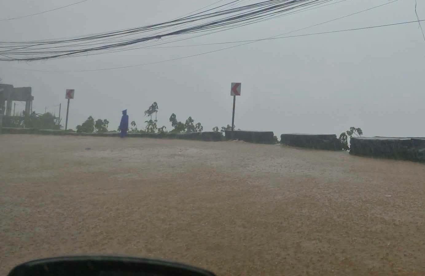 Heavy rains trigger flooding along Naguilian Road in Baguio