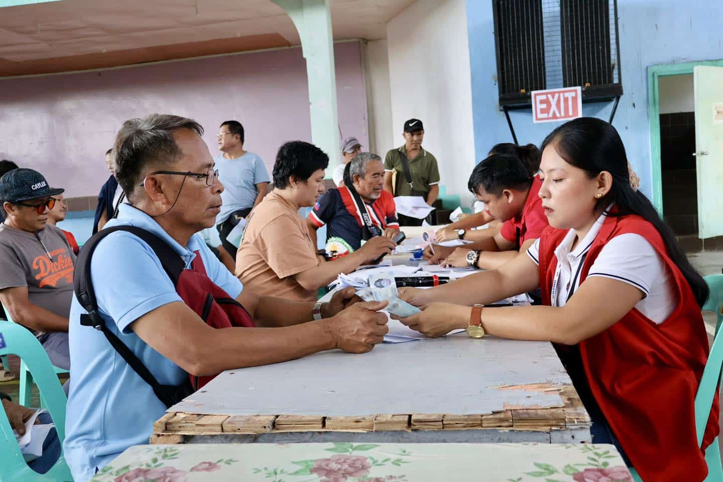 DSWD: Over 8,000 tricycle drivers, operators in Caraga get cash aid