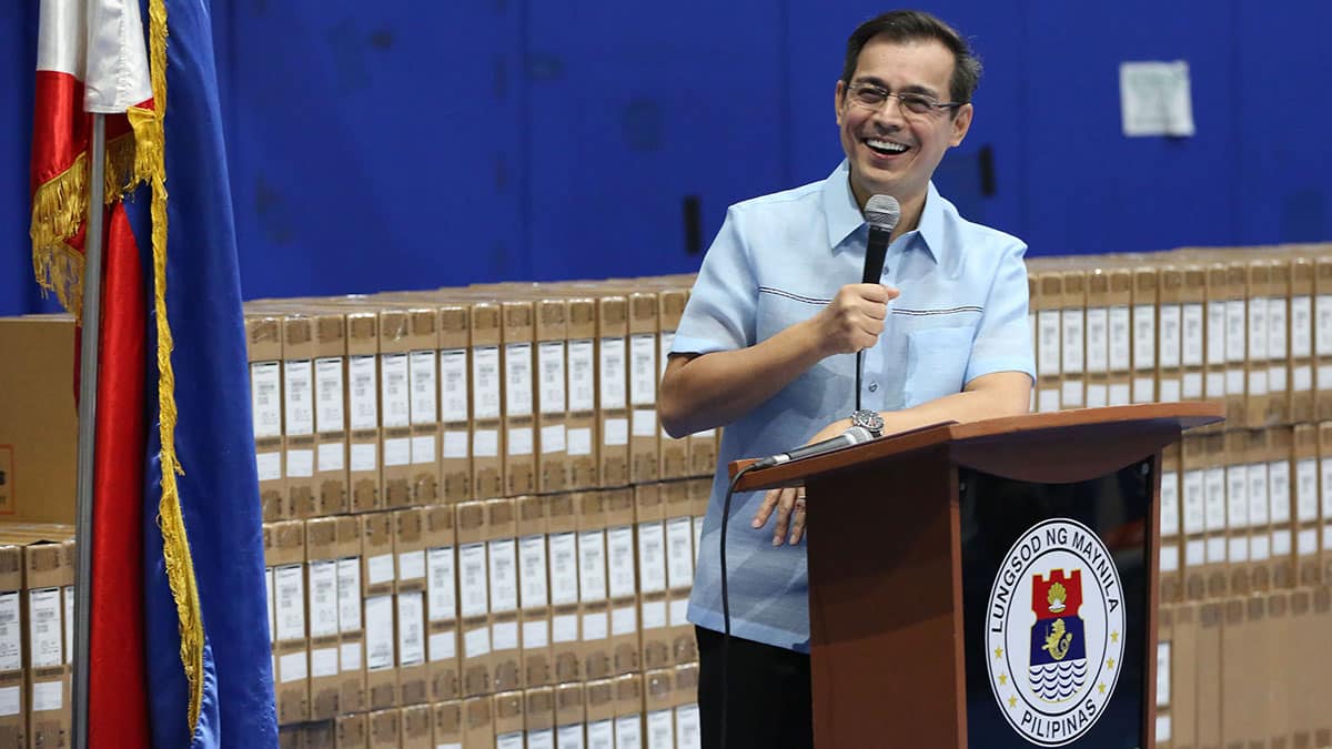 Manila to pay for free jeepney rides  