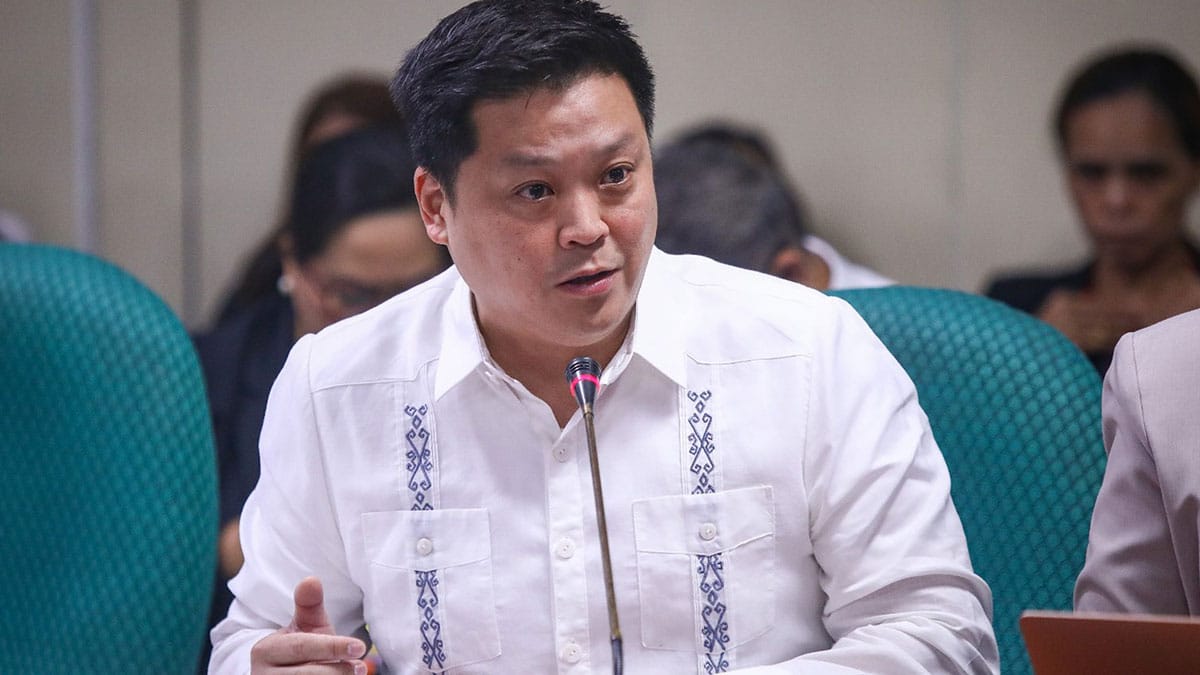 ‘Ghost’ drivers stall P5,000 aid release 