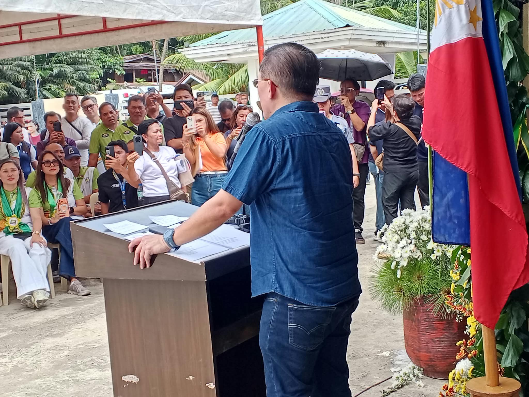 Bong Go asks for prayers for Duterte’s return during Bukidnon visit