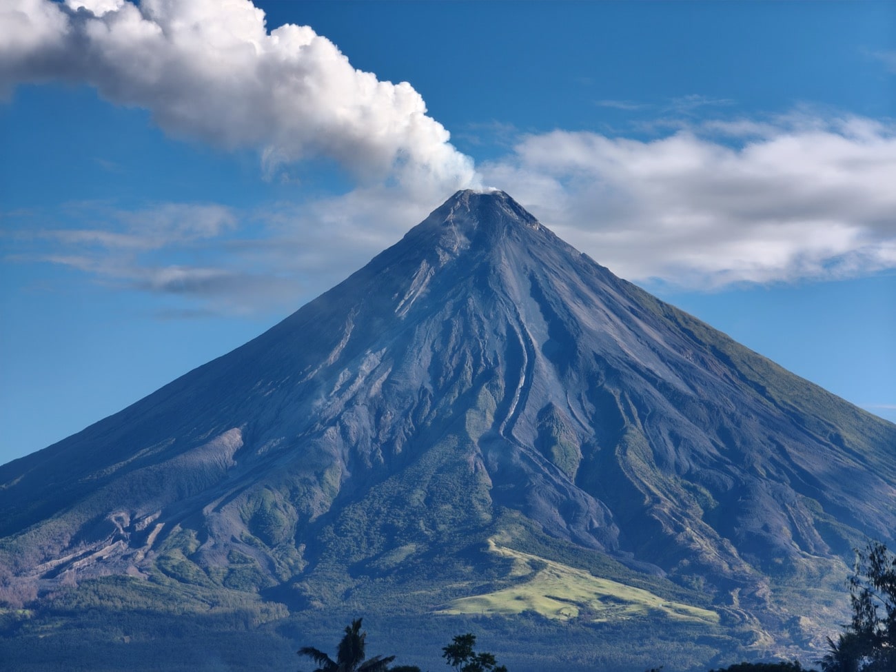 Mayon Volcano’s status lowered to Alert Level 2