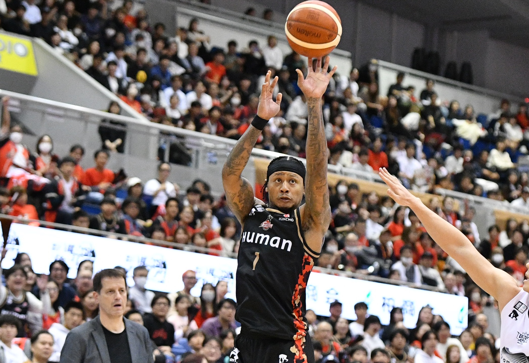 Filipino import Ray Parks in action for Osaka Evessa in the Japan B.League.