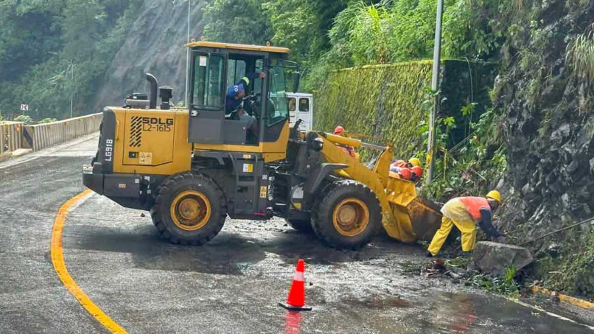 DPWH clears Kennon Road after soil collapse, restores traffic in 2 hours
