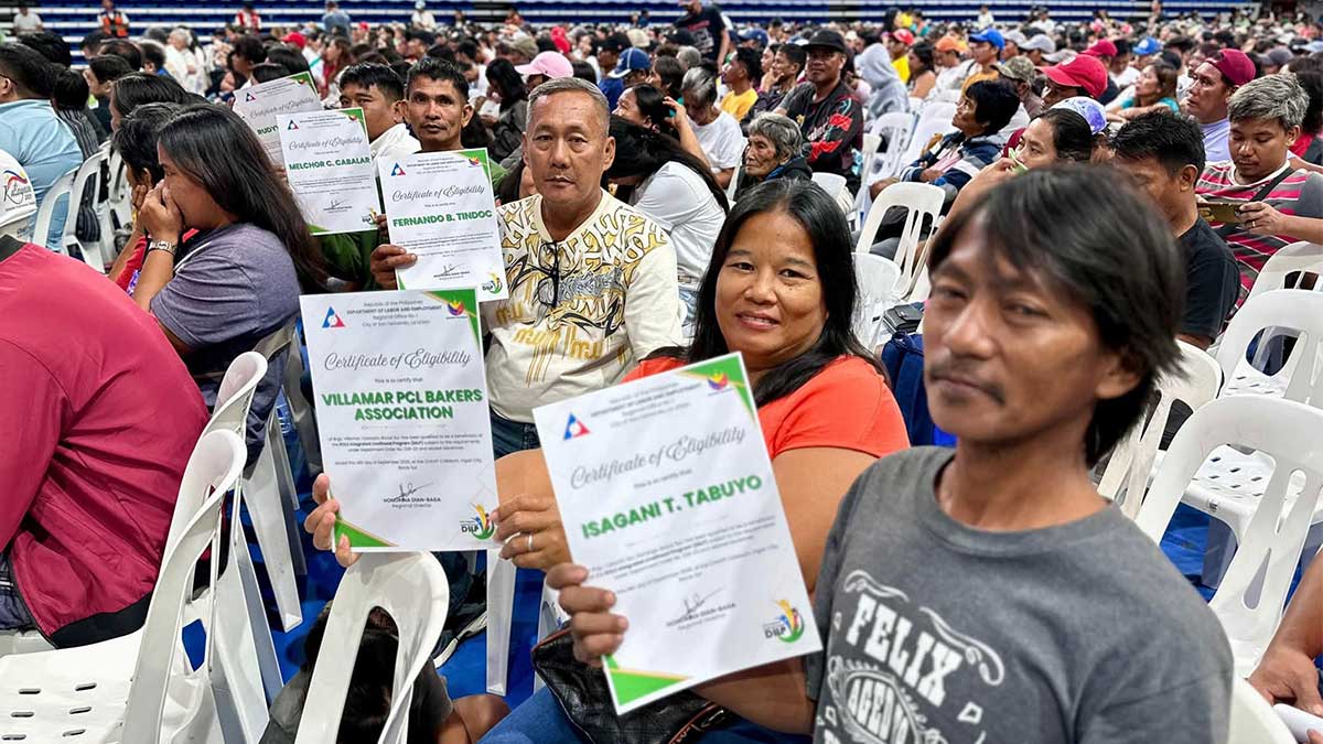 Marcos birthday caravan delivers gov’t services, aid in Ilocos Sur