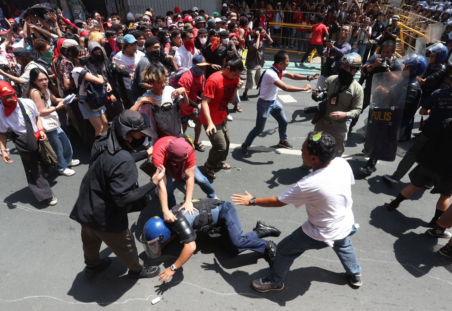MPD recommends raps vs 9 protesters over violence at Labor Day rally