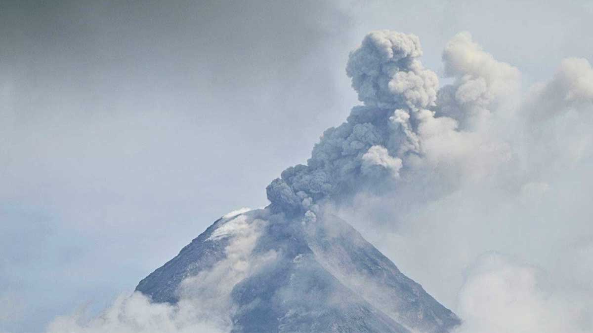 Mayon unrest triggers fresh ashfall in Albay