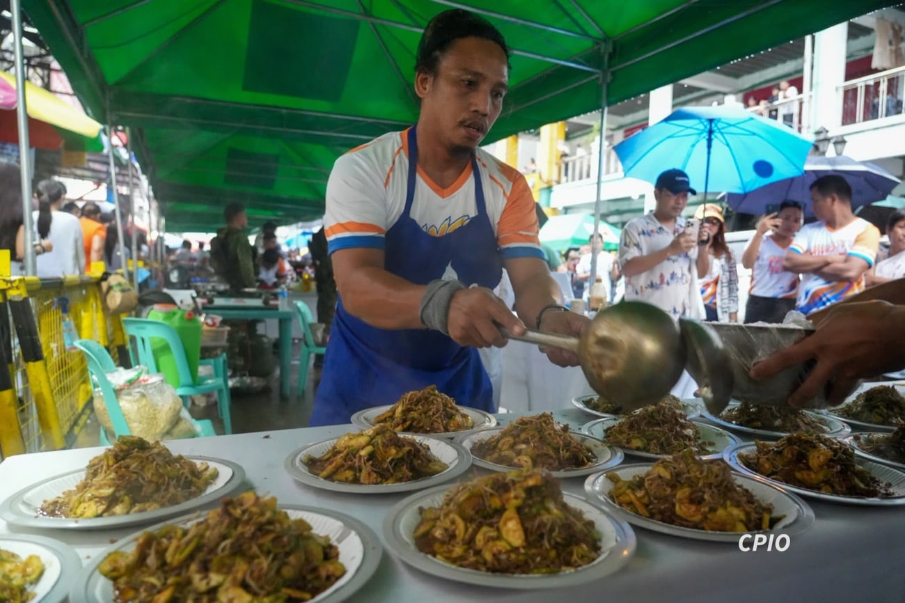 12 pancit batil patong chefs show mastery in Tuguegarao City contest
